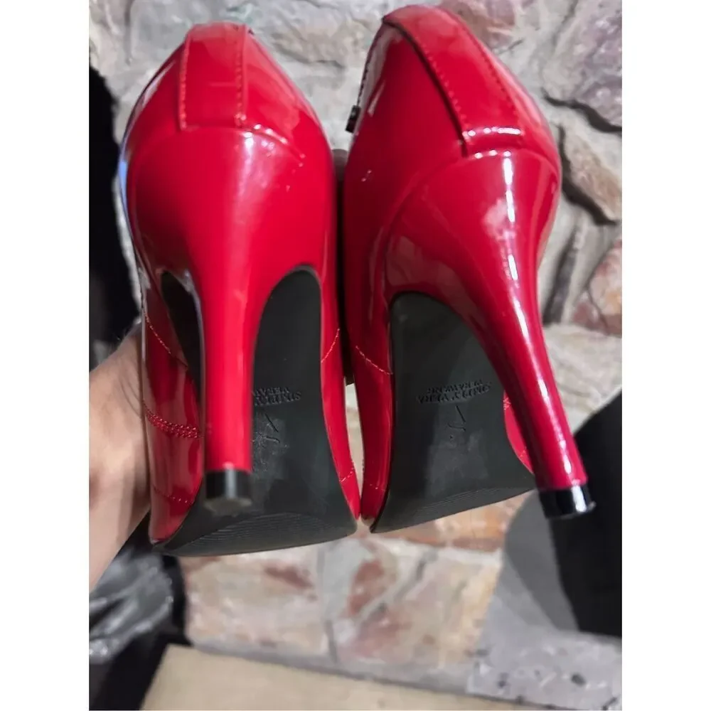Women’s Patent Pointed-Toe Pumps in Fuchsia